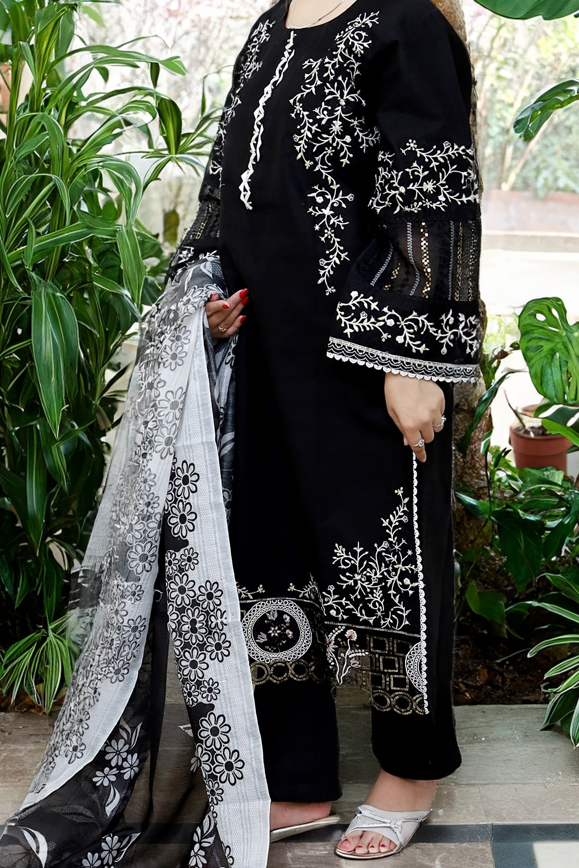 Winter - Embroidered Lawn Suit