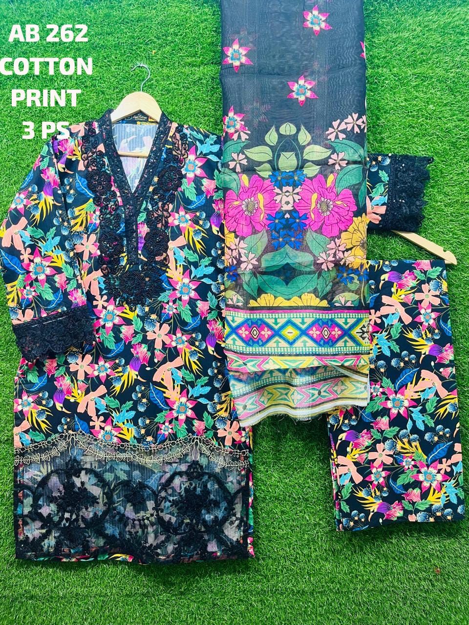 3-PCS-Botanical Noir